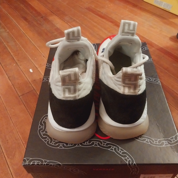 Versace Chain Reaction Sneakers - Picture 2 of 6